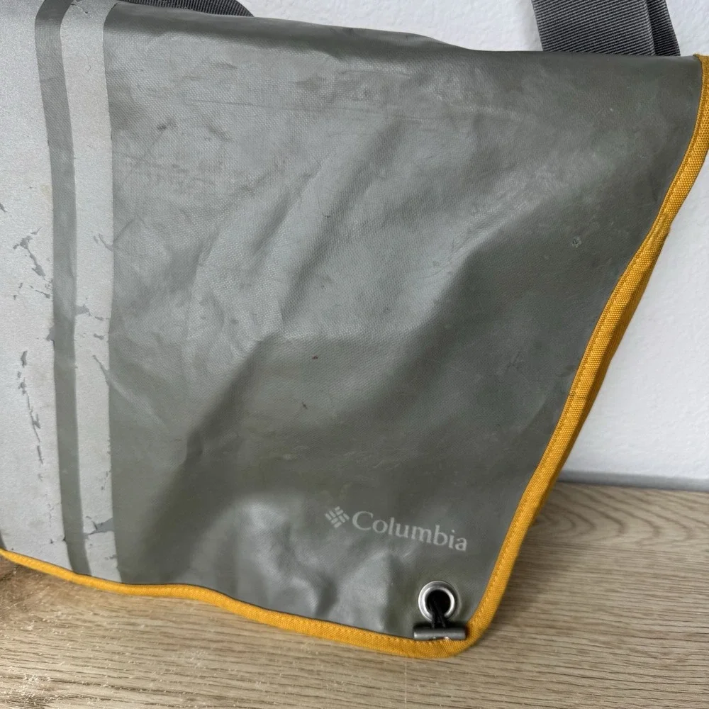 Columbia Yellow & Gray Messenger Bag Crossbody School Vintage Grunge Y2K - Flaws